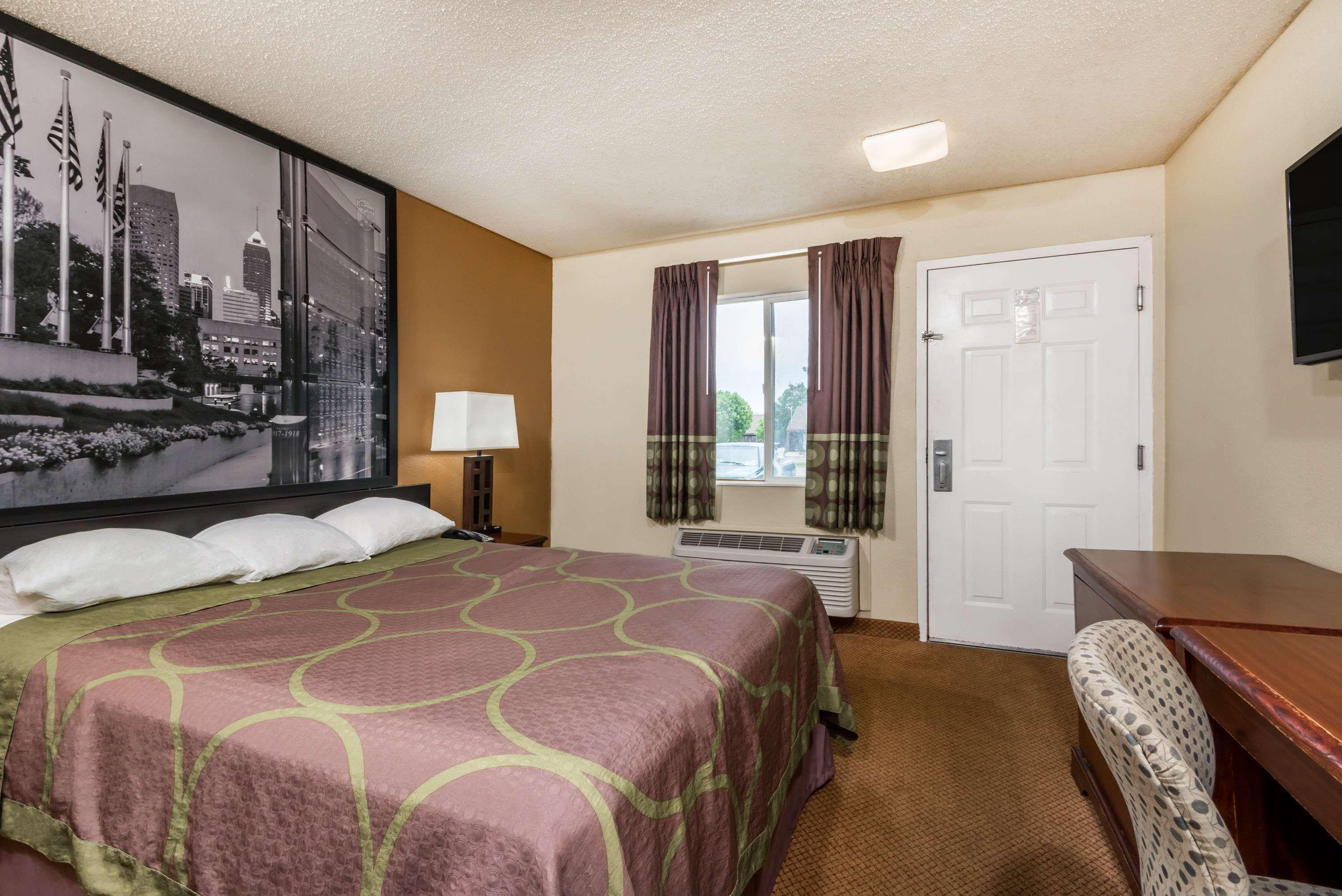 Super 8 By Wyndham Indianapolis/Ne/Castleton Area Hotel Exterior foto
