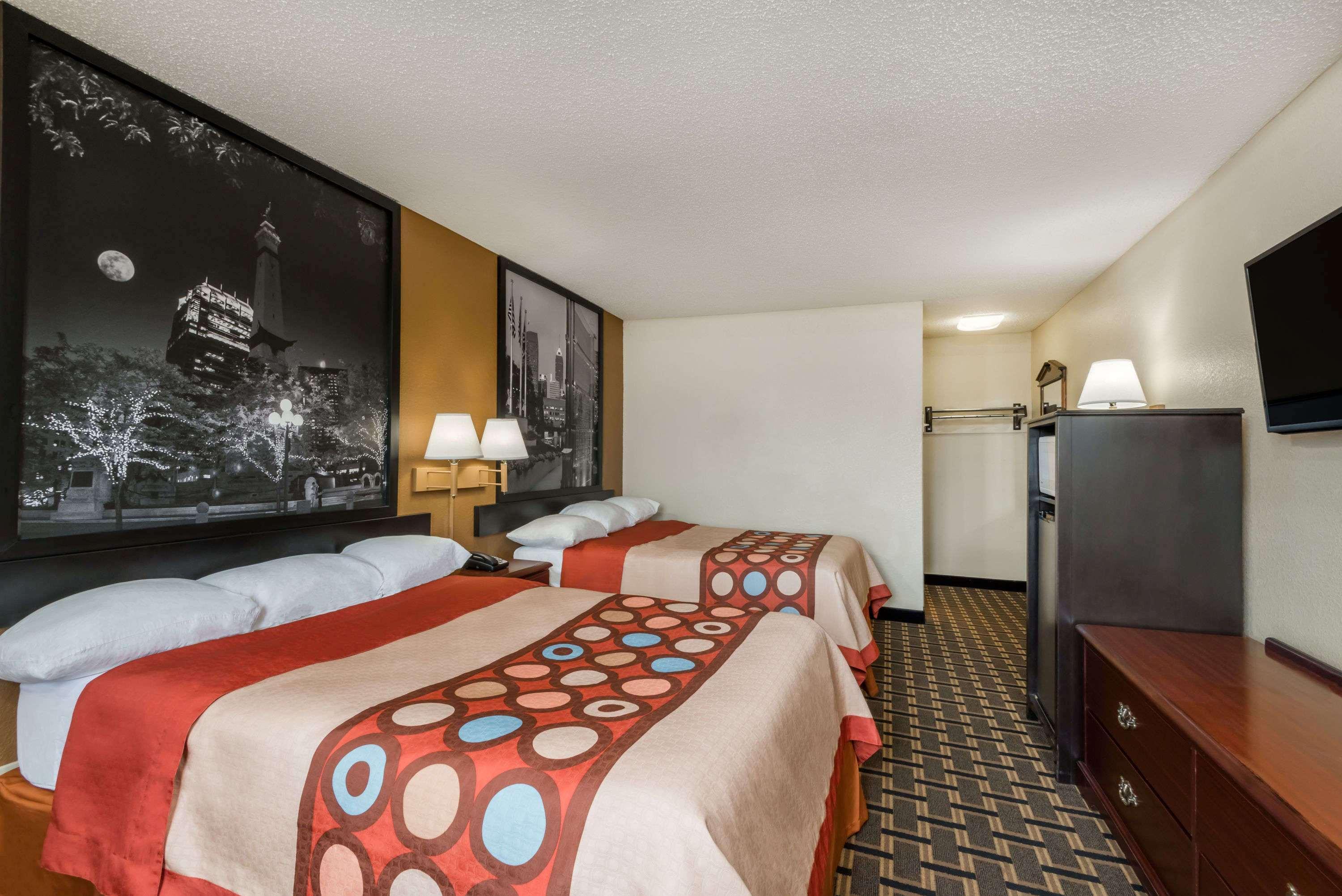 Super 8 By Wyndham Indianapolis/Ne/Castleton Area Hotel Exterior foto