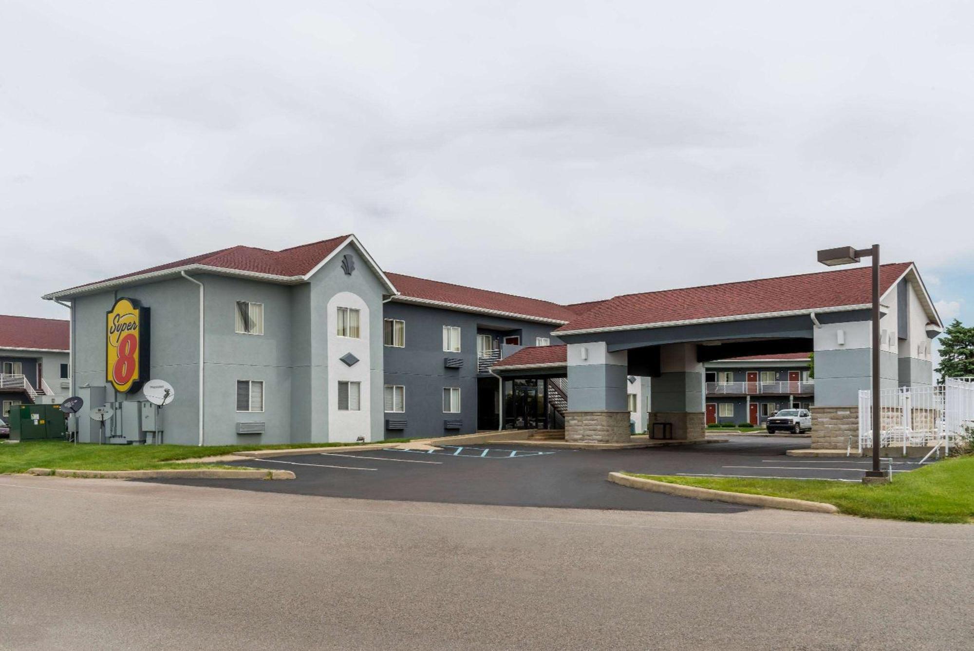 Super 8 By Wyndham Indianapolis/Ne/Castleton Area Hotel Exterior foto